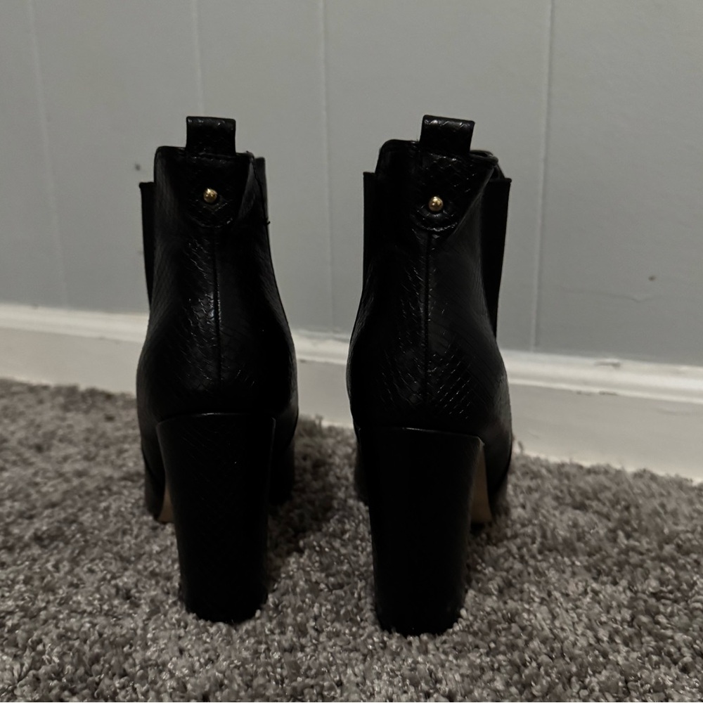 Black boots - Picture 4 of 4